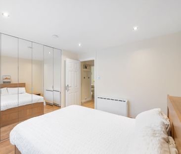 Selhurst Close, London, SW19 ground floor flat to rent - Photo 3