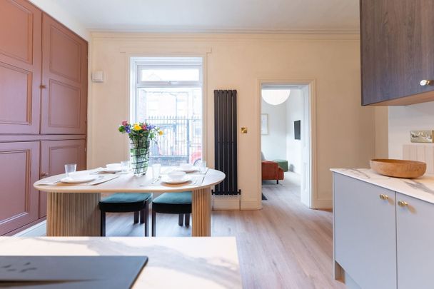 Room in a Shared House, Hough Lane, LS13 - Photo 1