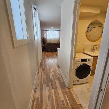 JUILLET ** Magnifique 3 1/2 rénové / Face au Parc St-Clément - Photo 4