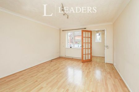 2 bedroom semi-detached house to rent - Photo 3