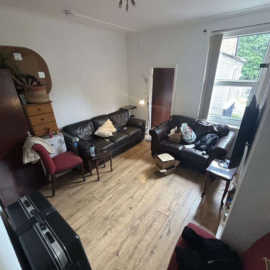 210 DAWLISH ROAD - Photo 1