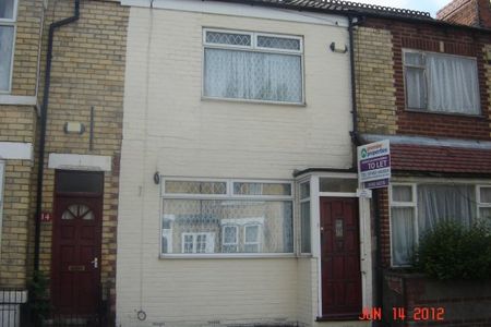 Smart 4 bed house on Hardy Street near HULL uni and shops - Photo 3