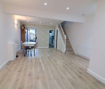 3 bedroom terraced house to rent - Photo 3