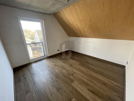 GENEROUS COMFORT WITH LOGGIA - Photo 4