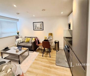 apartment to rent Wood Street, East Grinstead, West Sussex, RH19 - Photo 3