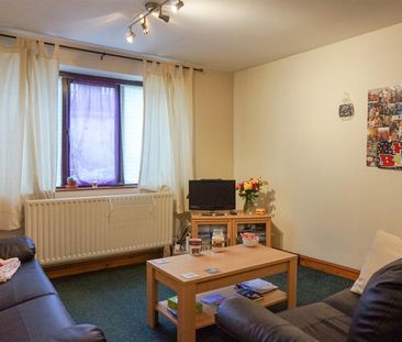 Flat 8, Headingley House 96 Ash Road, Headingley, Leeds, LS6 3HD - Photo 2