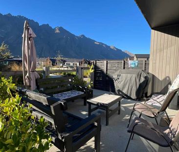 Stunning Modern Home in Jacks Point - Photo 4