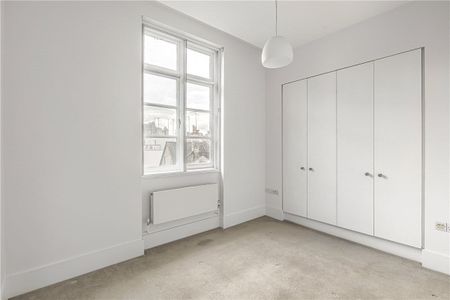 A stunning second floor apartment located on a quiet mews in central Marylebone. - Photo 5