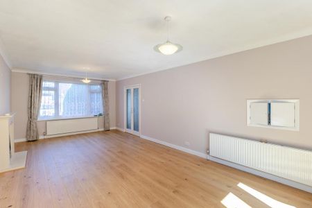 3 bedroom detached house to rent - Photo 3