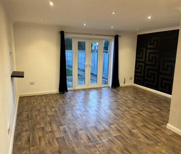 Cherry Road, Wisbech - Photo 1