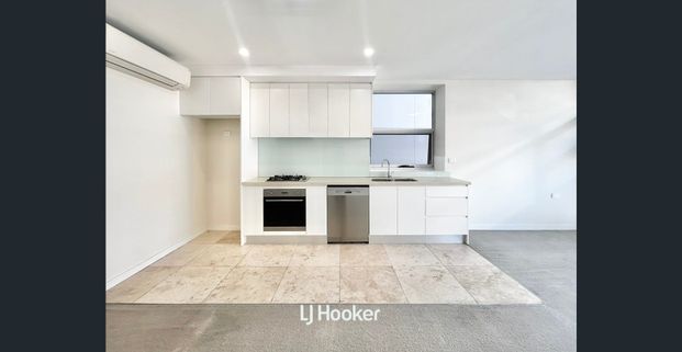 Quiet and Private Home Close to Transport & Gordon Shops - Photo 1