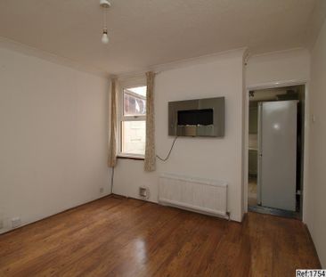 2 bedroom semi-detached house to rent - Photo 2