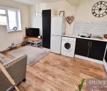 1 bedroom Flat To Let Total Size: 420 SQ FT - Photo 2