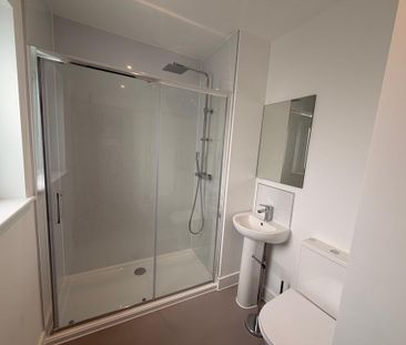 1 bedroom in a house share to rent - Photo 5