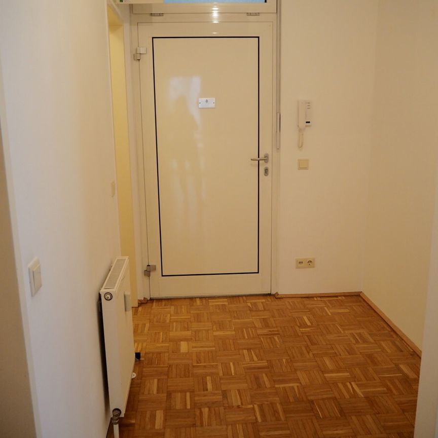 Ruhig - hell - perfekt aufgeteilt - 2-Zimmer Wohnung mit kl. Balkon in der Kaisergasse 12-14 - Foto 1