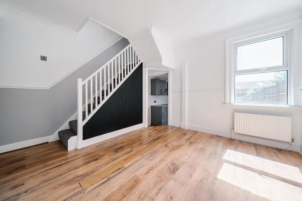 3 bedroom terraced house to rent - Photo 1