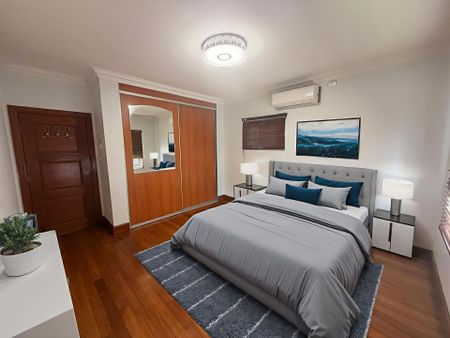 Stylish 3-Bedroom Family Home in Prime Guildford Location!! - Photo 2