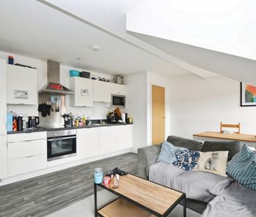 2 bedroom Flat To Let - Photo 5