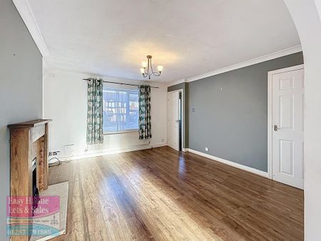 3 bedroom mews to rent - Photo 3