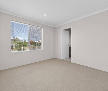 STUNNING 3 x 2 HOME - Photo 6