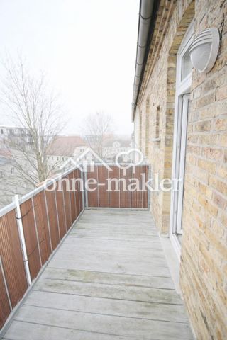 Große Familienwohnung mit 4 Zimmern und Balkon - Photo 4