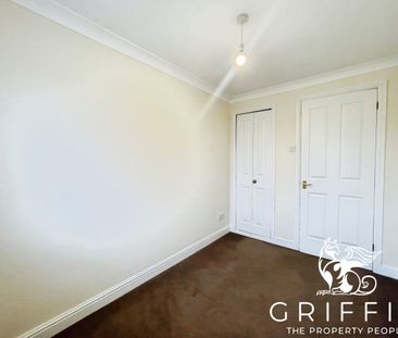Poplar Close, South Ockendon, RM15 - Photo 2