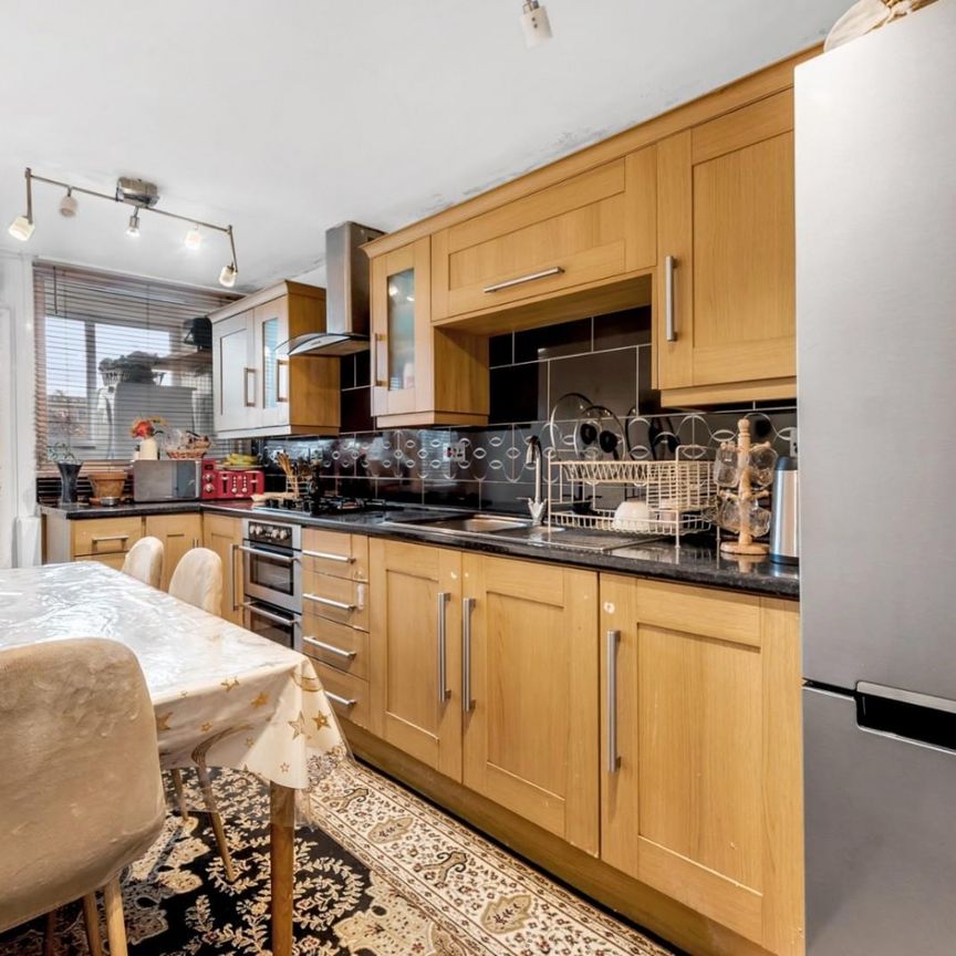 2 bedroom Flat To Let Total Size: 905 SQ FT - Photo 1