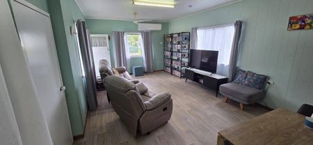 Newly Renovated Family Home. - Photo 5