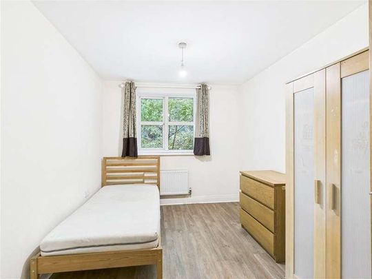 Garlands Road, Redhill, Surrey, RH1 - Photo 1