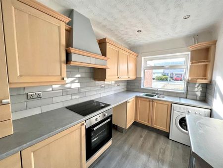 3 bedroom House To Let - Photo 5