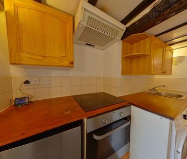 1 bedroom ground floor maisonette to rent - Photo 4