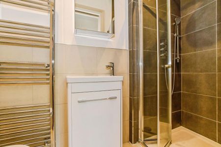 4 bedroom detached house to rent - Photo 2