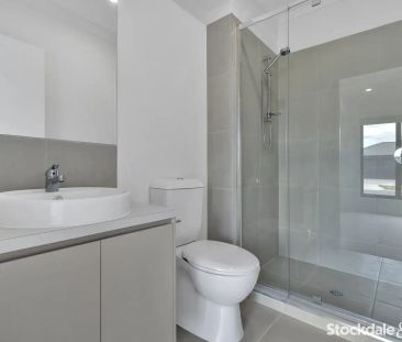 “Near New 3-Bedroom Home for Lease in Truganina's Grandview Estate” - Photo 4