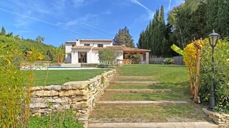 A louer, Mougins Cote d'Azur, maison contemporaine, piscine - Photo 2