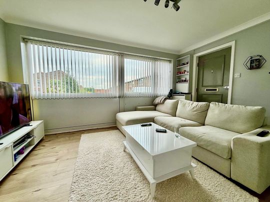 Berners Way, Broxbourne - Photo 1