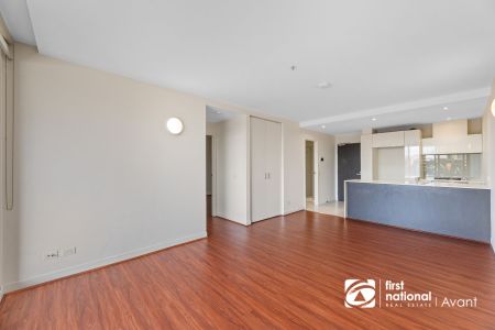 HARBOUR VIEW & LOCATION! - Photo 4