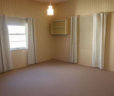 2 Bedroom House Short Stroll to Northpoint Shopping Centre & Parks! - Photo 2