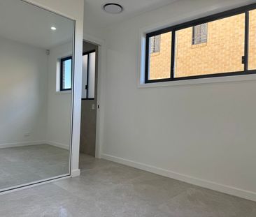 BRAND NEW LUXURY 5 BEDROOM HOME WALKING DISTANCE TO CANLEY HEIGHT P... - Photo 2