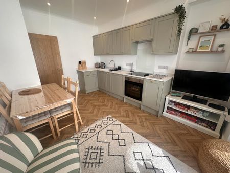 2 bedroom flat to rent - Photo 4