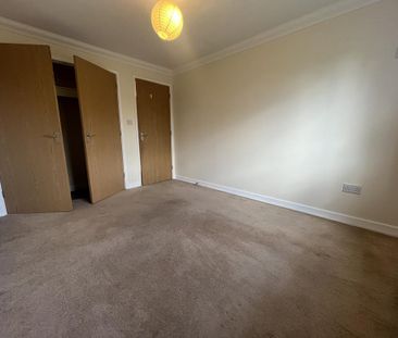 2 bedroom ground floor flat to rent - Photo 2