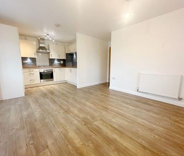 2 bedroom flat to rent - Photo 2