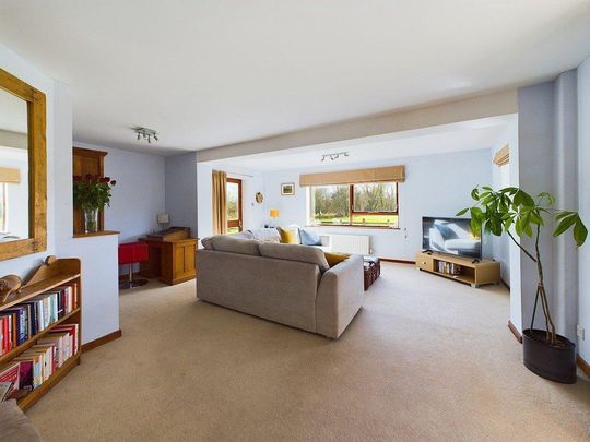 3 bedroom property to rent - Photo 1