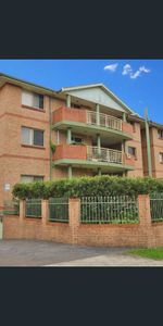 Over-sized 2 bedroom residence set in popular complex - Photo 3