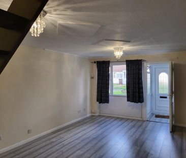 2 bedroom terraced house to rent - Photo 3