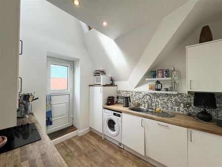 2 bedroom apartment to rent - Photo 5