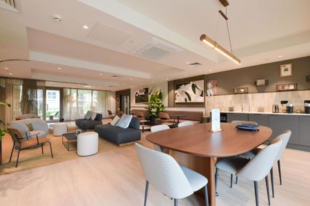 3 bed flat to rent in Randalls Way, Leatherhead, KT22 - Photo 2