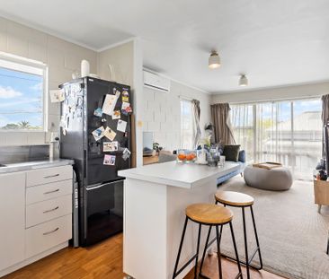 Harbour & Bridge Views - Unbeatable Location - Photo 3