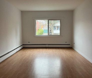 Grand 5 1/2 à louer - Chauffage et eau chaude inclus - Photo 2