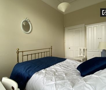 Room for rent in 5-bedroom house in Dublin - Photo 2