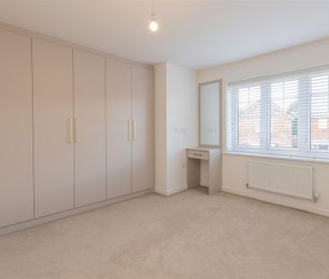 4 bed House - Detached To Let - Photo 5